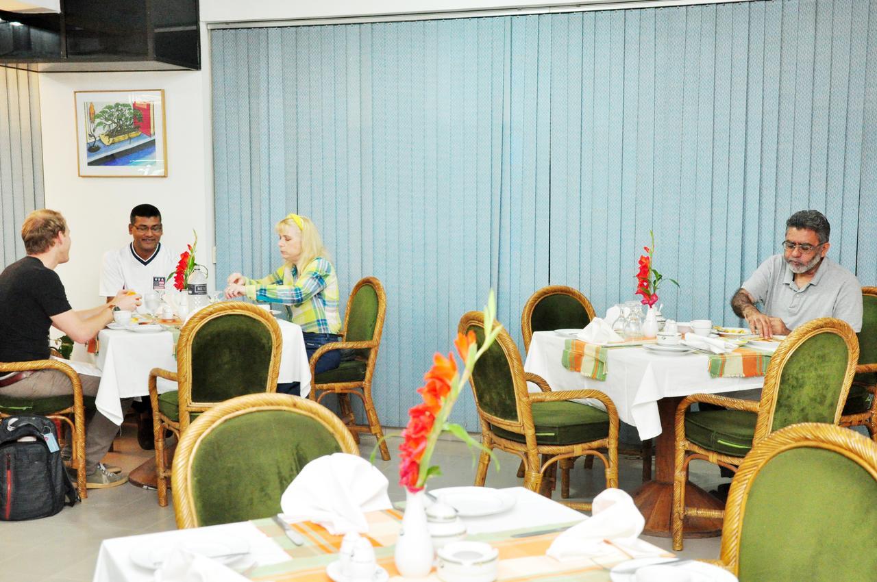 Asia Pacific Hotel Dhaka Buitenkant foto
