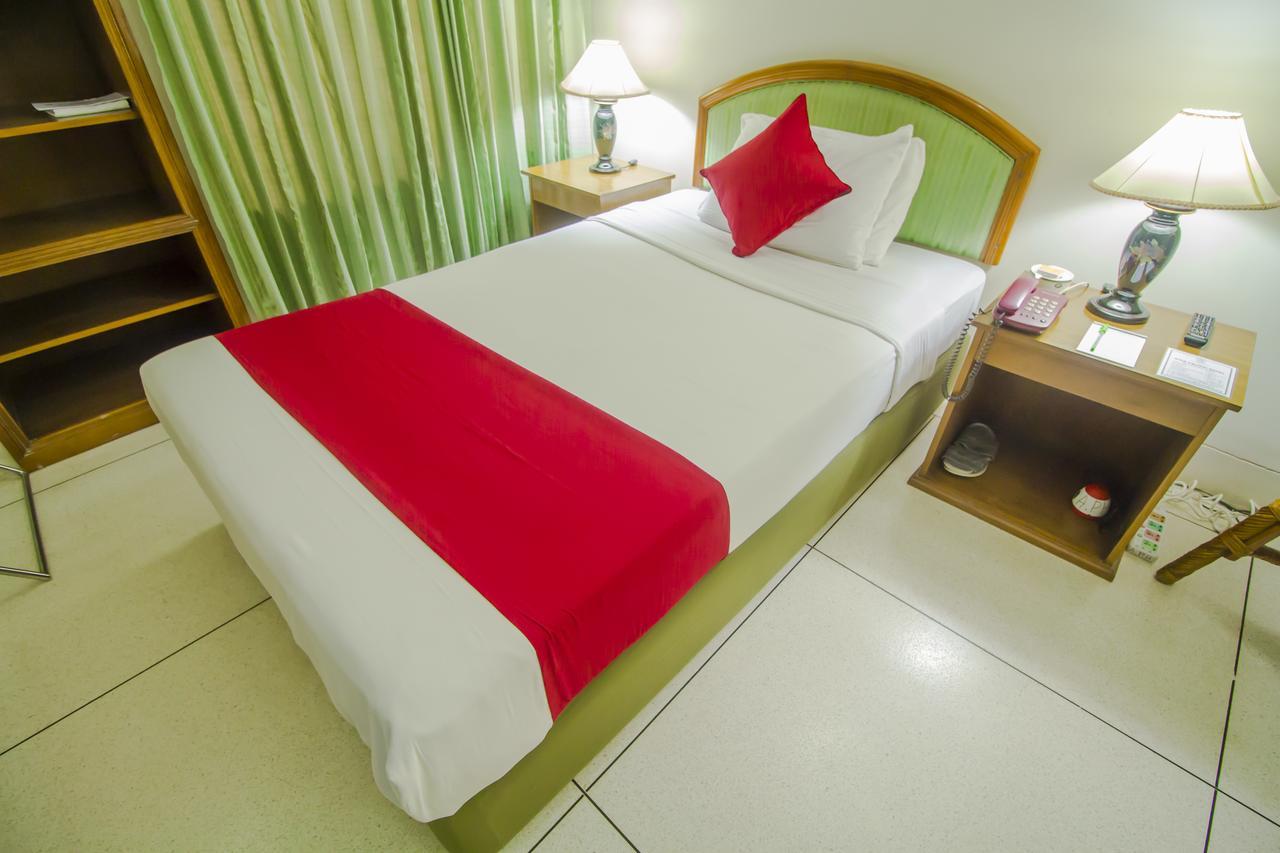 Asia Pacific Hotel Dhaka Buitenkant foto